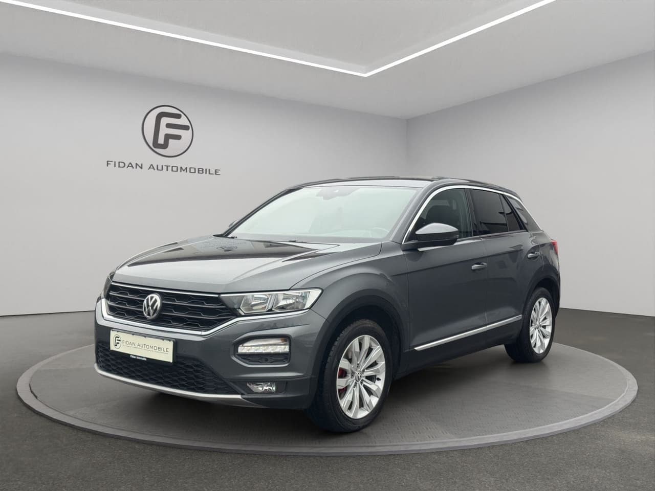 Volkswagen T-Roc Sport 4Motion*PDC*SHZ*Lane*El.Heck* — slika 1