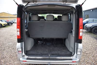 Nissan Primastar Kombi L1H1 2.7t 9.Sitzer AHK Klima — slika 13