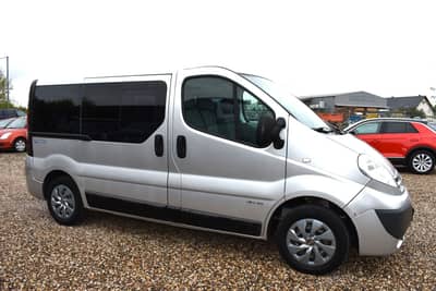 Nissan Primastar Kombi L1H1 2.7t 9.Sitzer AHK Klima — slika 5