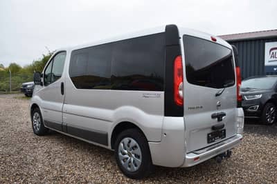 Nissan Primastar Kombi L1H1 2.7t 9.Sitzer AHK Klima — slika 3