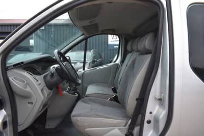Nissan Primastar Kombi L1H1 2.7t 9.Sitzer AHK Klima — slika 8