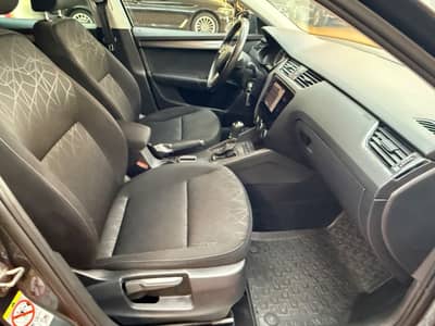 Skoda Octavia Combi CleverNavi/LED/Kamera/Abstandtemp — slika 16