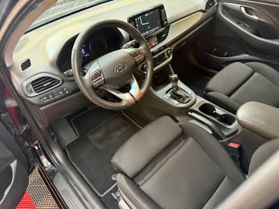 Hyundai i30 YES! Plus/Navi/Kamera/LED/PDC/TOP — slika 11