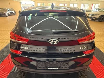 Hyundai i30 YES! Plus/Navi/Kamera/LED/PDC/TOP — slika 9