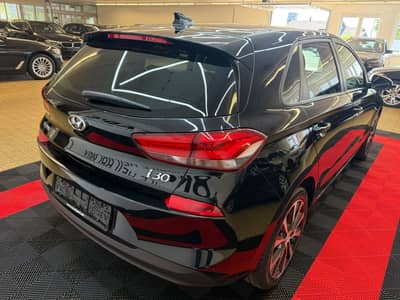 Hyundai i30 YES! Plus/Navi/Kamera/LED/PDC/TOP — slika 8