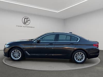 BMW 520d Lim. xDrive*Display-Key*LED*Kamera*Ambiente — slika 2