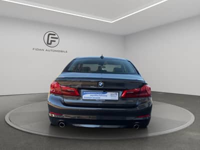 BMW 520d Lim. xDrive*Display-Key*LED*Kamera*Ambiente — slika 4