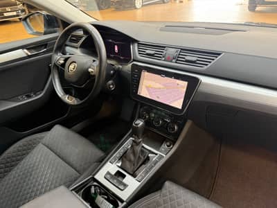 Skoda Superb Combi Ambition/Navi/LED/Totw/Abstandtemp — slika 14