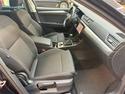 Skoda Superb Combi Ambition/Navi/LED/Totw/Abstandtemp — slika 16
