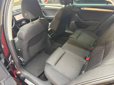 Skoda Superb Combi Ambition/Navi/LED/Totw/Abstandtemp — slika 17