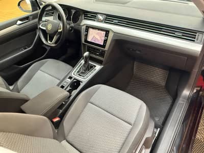Volkswagen Passat Variant Basis/Navi/Kamera/LED/ErsterH/TOP — slika 15