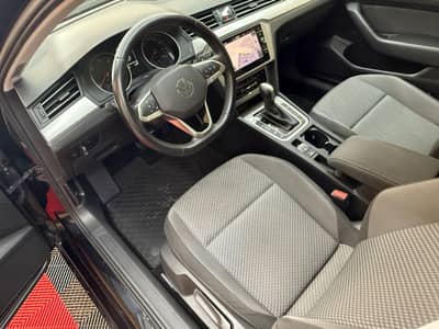 Volkswagen Passat Variant Basis/Navi/Kamera/LED/ErsterH/TOP — slika 11