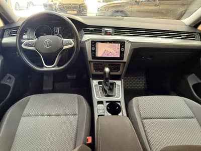 Volkswagen Passat Variant Basis/Navi/Kamera/LED/ErsterH/TOP — slika 13