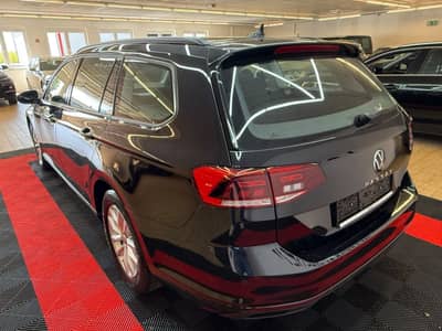 Volkswagen Passat Variant Basis/Navi/Kamera/LED/ErsterH/TOP — slika 10