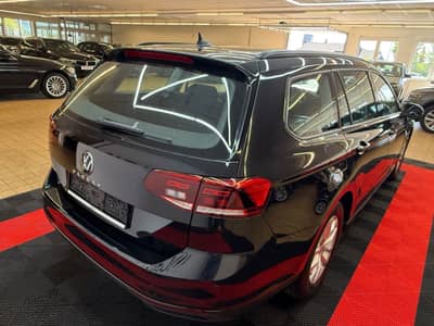 Volkswagen Passat Variant Basis/Navi/Kamera/LED/ErsterH/TOP — slika 8