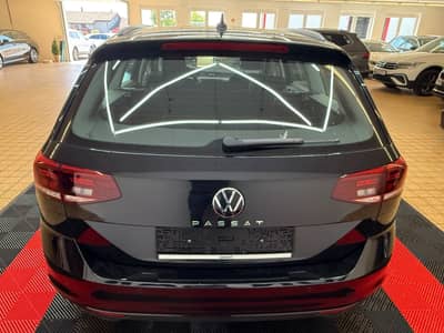 Volkswagen Passat Variant Basis/Navi/Kamera/LED/ErsterH/TOP — slika 9