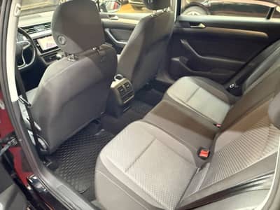 Volkswagen Passat Variant Basis/Navi/Kamera/LED/ErsterH/TOP — slika 17