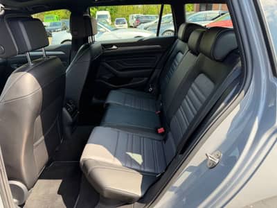 Volkswagen Passat Variant 2.0 TDI R LINE 4M PANO CAM AHK — slika 10