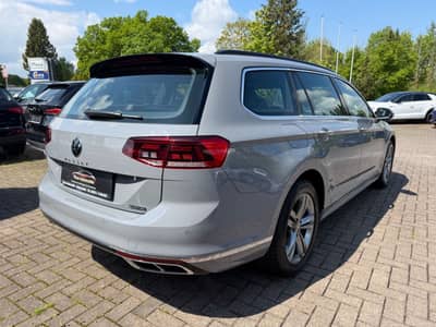 Volkswagen Passat Variant 2.0 TDI R LINE 4M PANO CAM AHK — slika 14