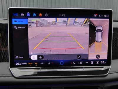 Volkswagen Tiguan 2.0 TDI DSG 1-Hand Navi HUD PANO LED 360° — slika 10