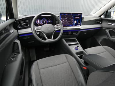 Volkswagen Tiguan 2.0 TDI DSG 1-Hand Navi HUD PANO LED 360° — slika 3