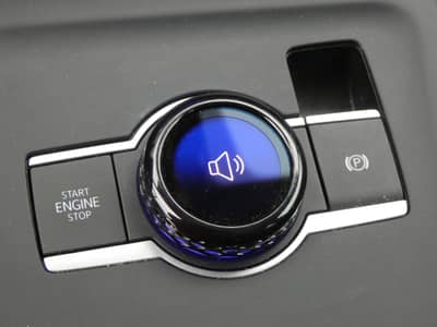 Volkswagen Tiguan 2.0 TDI DSG 1-Hand Navi HUD PANO LED 360° — slika 21