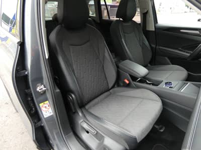 Volkswagen Tiguan 2.0 TDI DSG 1-Hand Navi HUD PANO LED 360° — slika 6