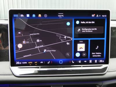 Volkswagen Tiguan 2.0 TDI DSG 1-Hand Navi HUD PANO LED 360° — slika 9