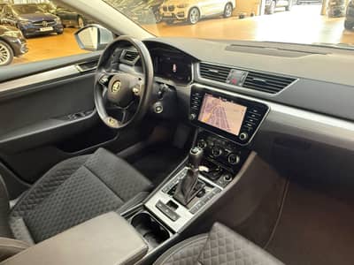 Skoda Superb Combi Ambition/Navi/LED/Kamera/TOP — slika 14