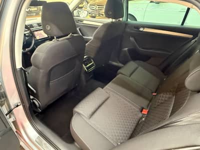 Skoda Superb Combi Ambition/Navi/LED/Kamera/TOP — slika 17