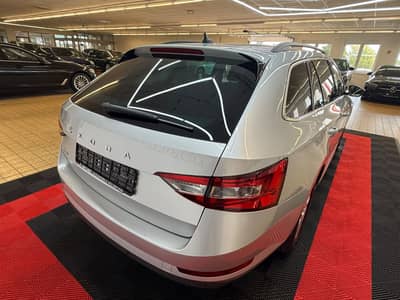 Skoda Superb Combi Ambition/Navi/LED/Kamera/TOP — slika 8