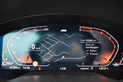 BMW 530d Touring xDrive MSport LASER/HUD/KEYLESS/AHK — slika 39