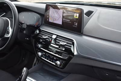 BMW 530d Touring xDrive MSport LASER/HUD/KEYLESS/AHK — slika 17