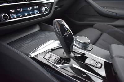 BMW 530d Touring xDrive MSport LASER/HUD/KEYLESS/AHK — slika 20