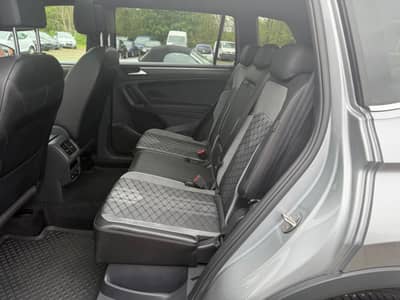 Volkswagen Tiguan Allspace R-LINE 4M HUD KEYLESS PANO DCC — slika 12