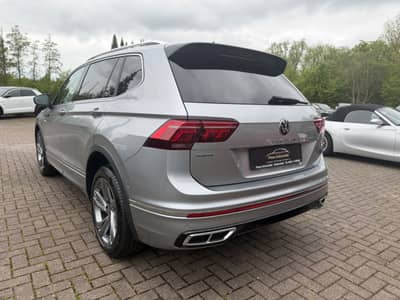 Volkswagen Tiguan Allspace R-LINE 4M HUD KEYLESS PANO DCC — slika 16