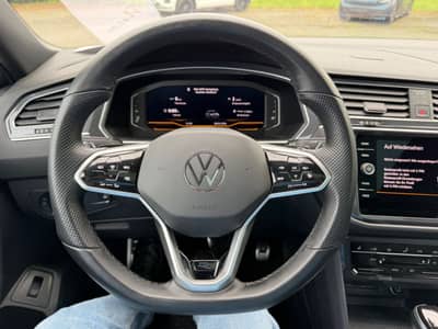 Volkswagen Tiguan Allspace R-LINE 4M HUD KEYLESS PANO DCC — slika 8