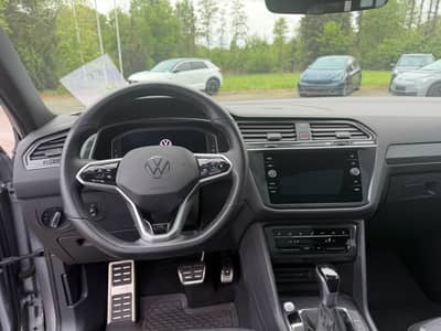 Volkswagen Tiguan Allspace R-LINE 4M HUD KEYLESS PANO DCC — slika 14