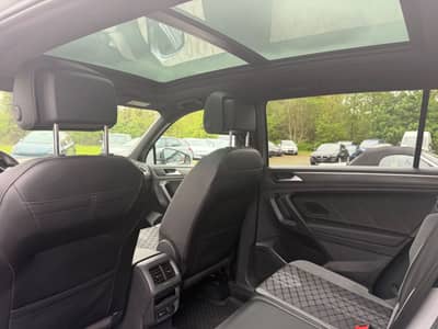 Volkswagen Tiguan Allspace R-LINE 4M HUD KEYLESS PANO DCC — slika 13