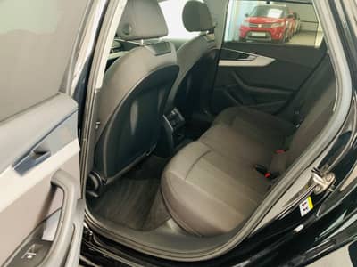 Audi A4 Avant 35 TDI S-tronic°PANORAMA°AHK°ACC° — slika 12