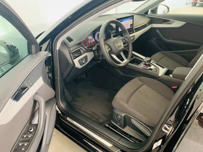 Audi A4 Avant 35 TDI S-tronic°PANORAMA°AHK°ACC° — slika 14