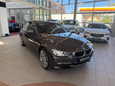 BMW 318 d xDrive Lim. Luxury-Line Navi BI-Xenon PDC — slika 4