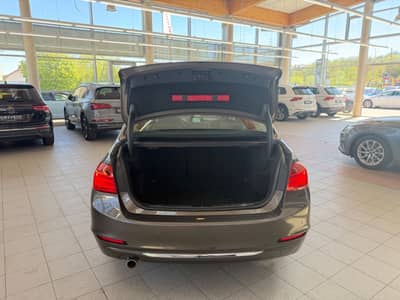 BMW 318 d xDrive Lim. Luxury-Line Navi BI-Xenon PDC — slika 10