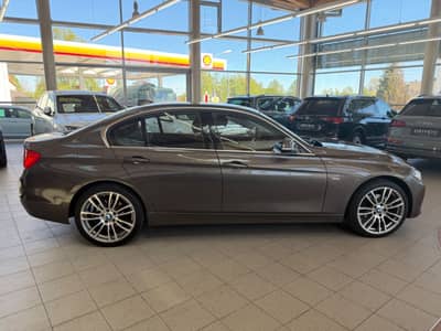 BMW 318 d xDrive Lim. Luxury-Line Navi BI-Xenon PDC — slika 5
