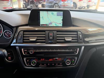 BMW 318 d xDrive Lim. Luxury-Line Navi BI-Xenon PDC — slika 19