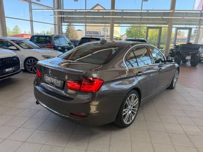 BMW 318 d xDrive Lim. Luxury-Line Navi BI-Xenon PDC — slika 8