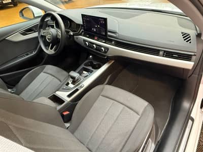 Audi A4 Avant 35 TDI/Navi/LED/Erster H./TOP — slika 15