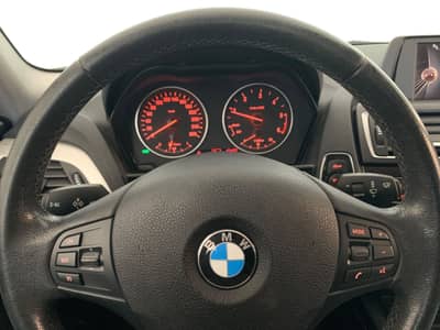 BMW 118 d xDrive Advantage°LED°SHZ°TEMPOMAT° — slika 14
