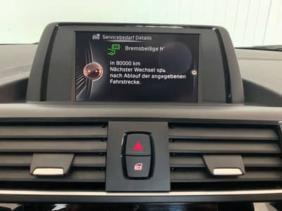 BMW 118 d xDrive Advantage°LED°SHZ°TEMPOMAT° — slika 18