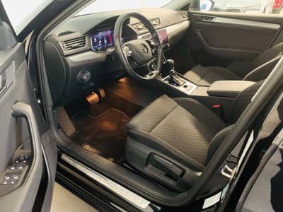 Skoda Superb Combi Ambition DSG°AHK°LED°SHZ°Apple-Car° — slika 12